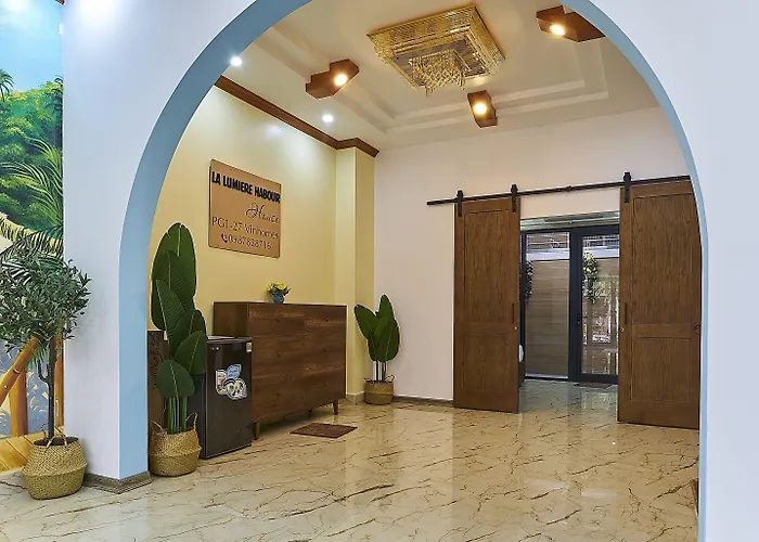 La Lumiere Harbor House 2* Hạ Long
