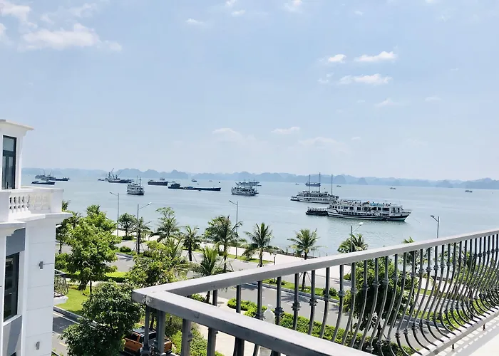 Gasthof La Lumiere Harbor House Hạ Long